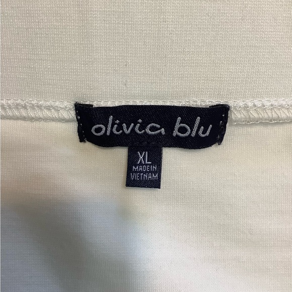 🦋 Winter white skirt by OLIVIA BLU. Wide lace bottom. Size large - Picture 6 of 7